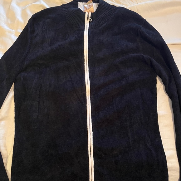Sweater - Picture 1 of 2